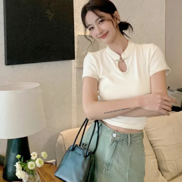new Chinese style womens shortsleeved Tshirt with disc buckle slimfit standing collar