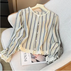 French style Ladies Lace striped long sleeve blouse crewneck single breasted loose version